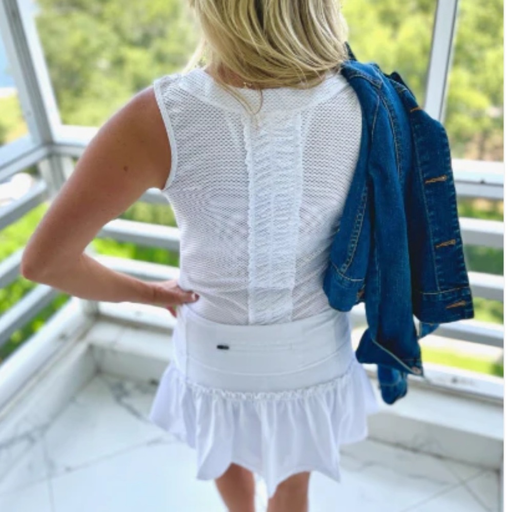 The Bubble Lifestyle White Lexi Top Size Small